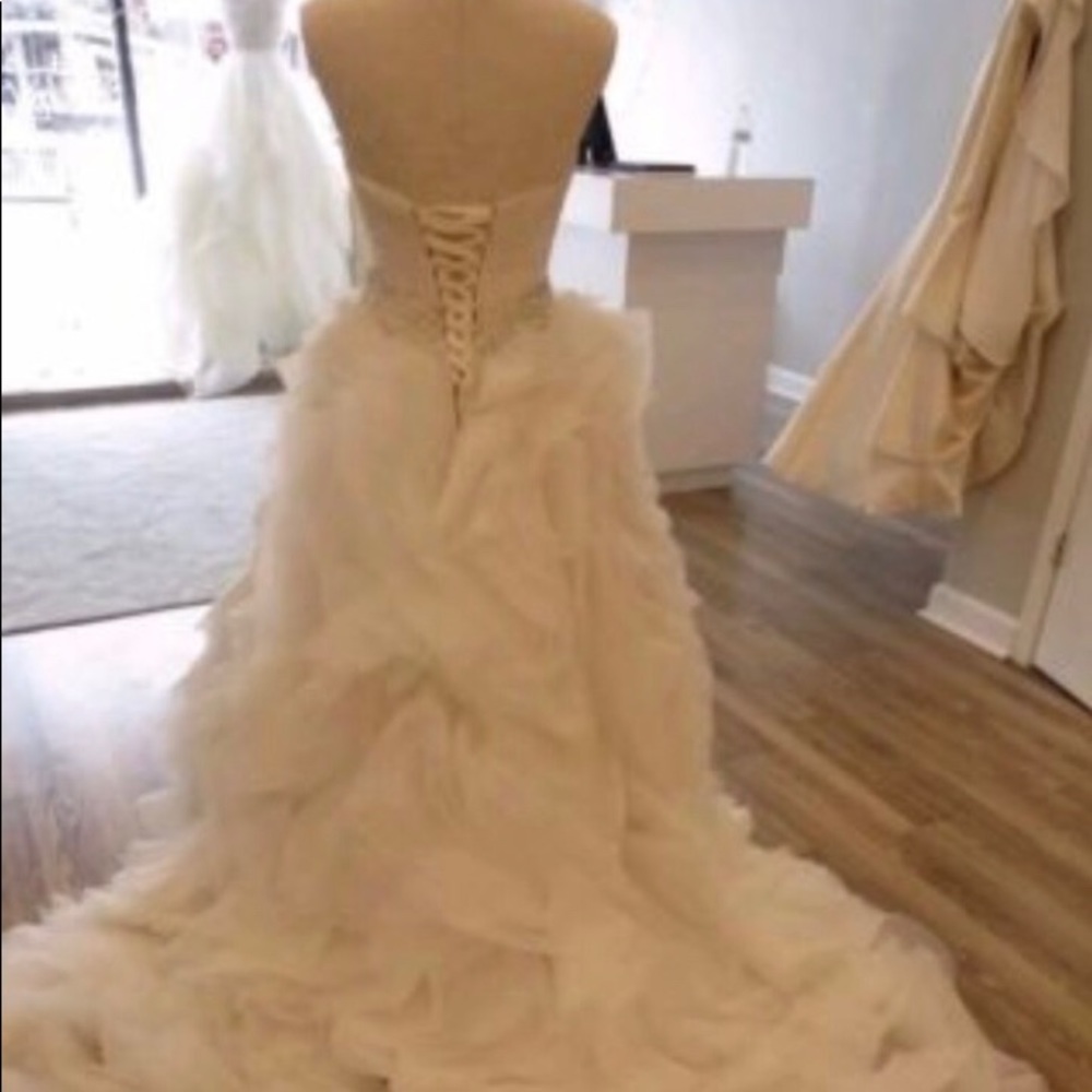 Maggie Sottero Jerrica Wedding Dress - Picture 3 of 11